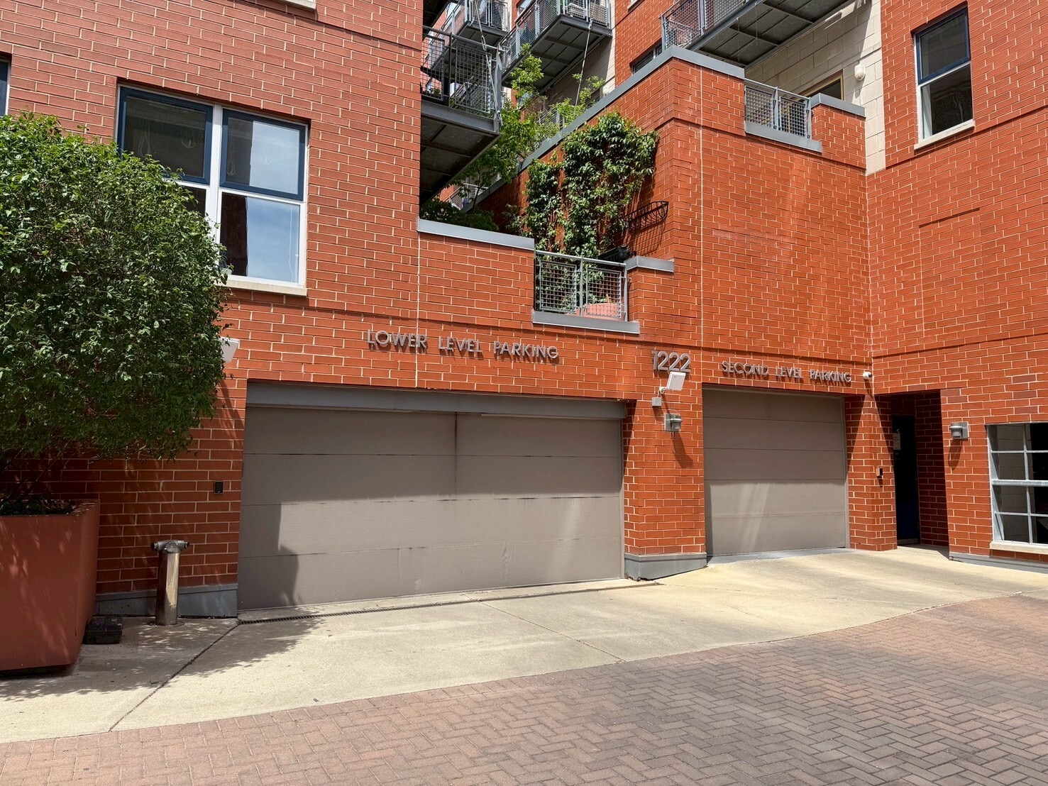 Building Photo - 1222 Chicago Ave