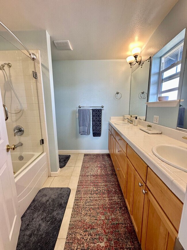 Building Photo - San Rafael Hillside Retreat