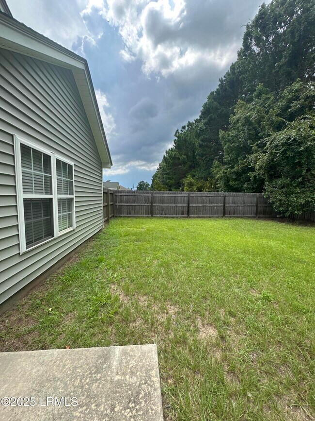 Building Photo - 14 Applemint Ln