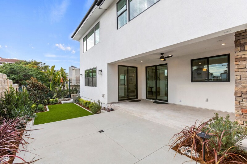 Building Photo - 24722 La Cresta Dr