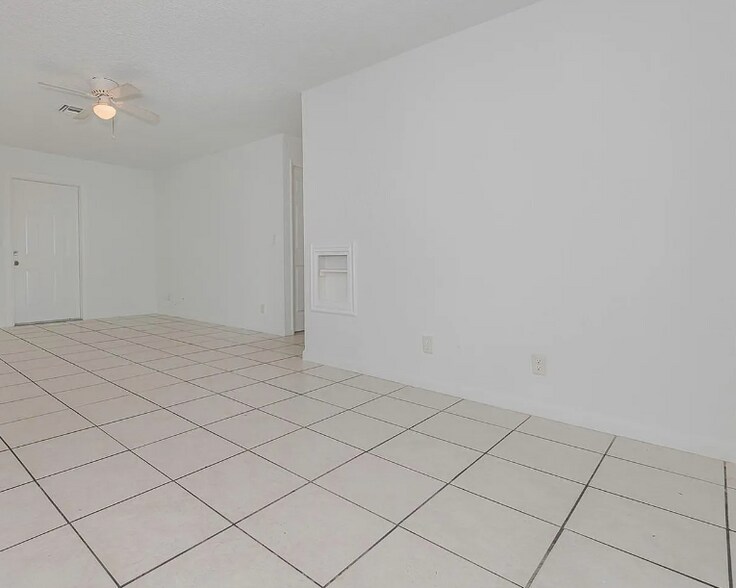 Building Photo - 1300 NW 7th Ave