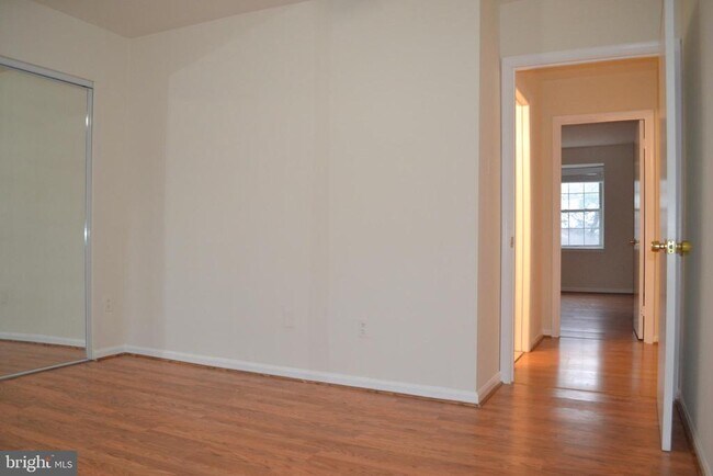 Building Photo - 722 Quince Orchard Blvd