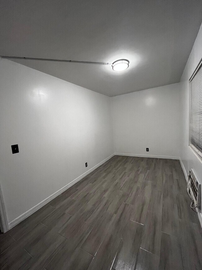 Building Photo - 201 S J St