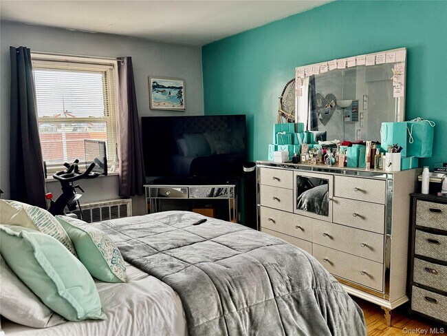 Building Photo - 100 Lincoln Ave