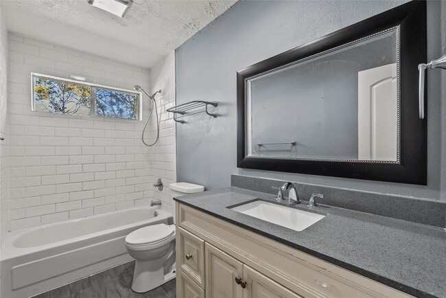 Building Photo - 2826 Wood Hollow Dr