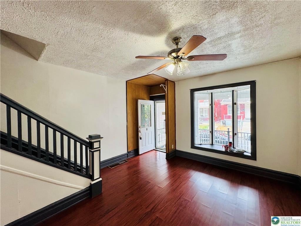 Building Photo - 637 N Penn St