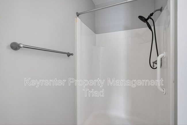 Building Photo - 8022 Linville Rd