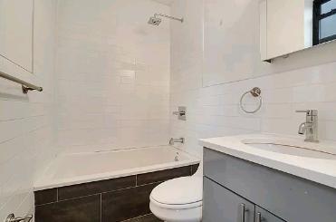 Building Photo - 684 Riverside Dr