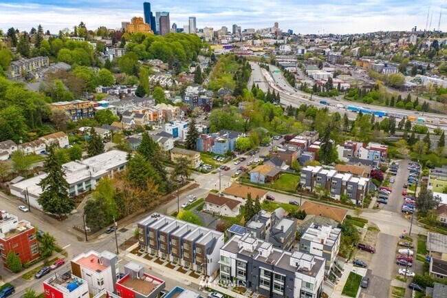 Building Photo - Beacon Hill Living: Contemporary Townhome ...