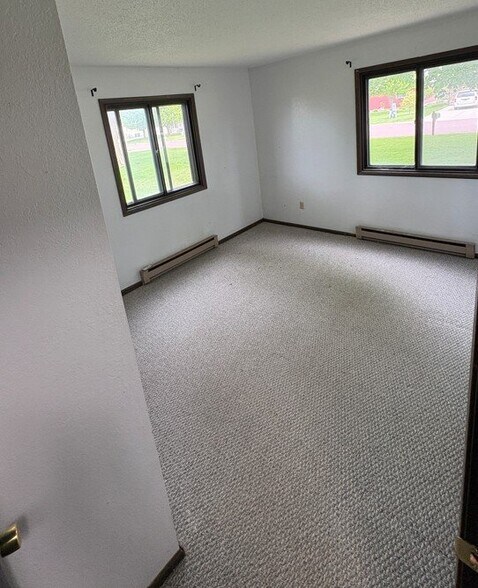 Building Photo - 331 Fox Lake Ave