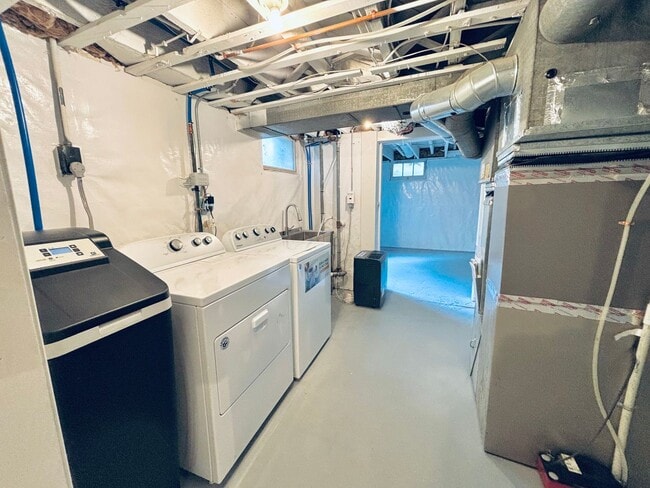 Building Photo - 7713 Knoll St