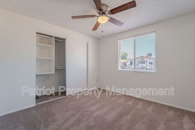 Building Photo - 1609 W Voltaire Ave