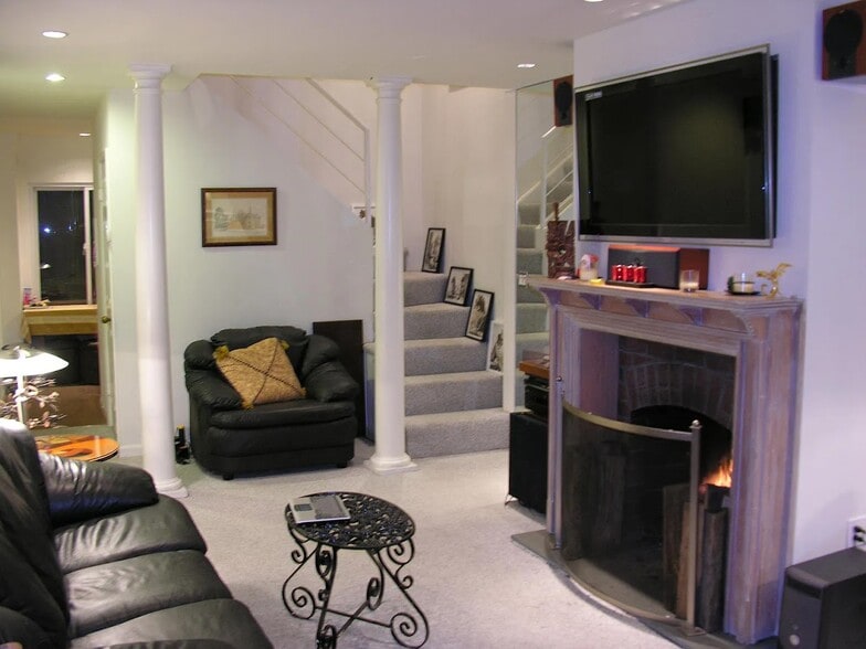 Building Photo - 1008 Paper Mill Ct NW