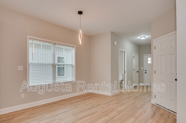 Building Photo - 34 Sherman St