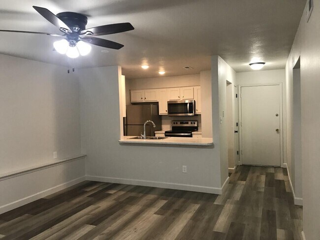 Building Photo - 7 Diego Ct