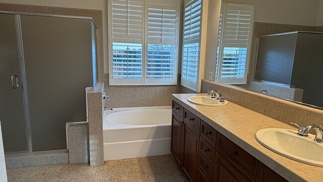 Building Photo - 1635 Murrieta Ct