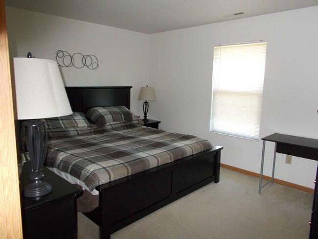 Master Bedroom - 2015 Sterling Ct