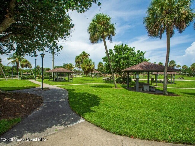 Building Photo - 826 Middleton Dr SW