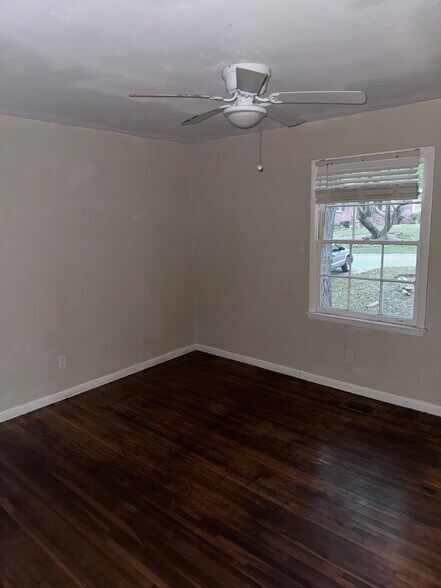 Bedroom - 5345 Orchard Pl