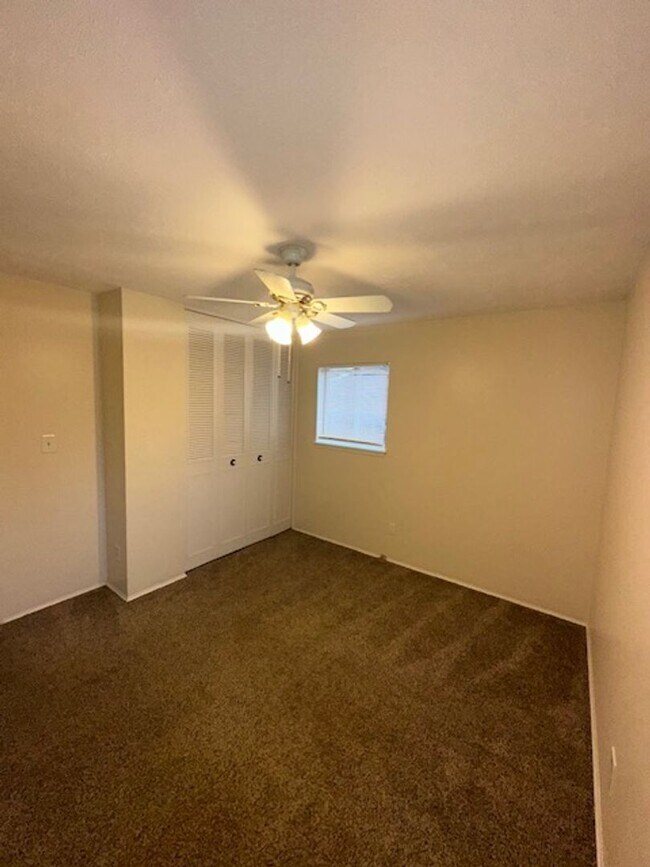 Building Photo - SCH1116