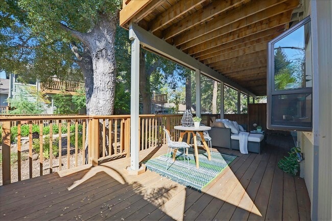 Building Photo - 1150 Pine St