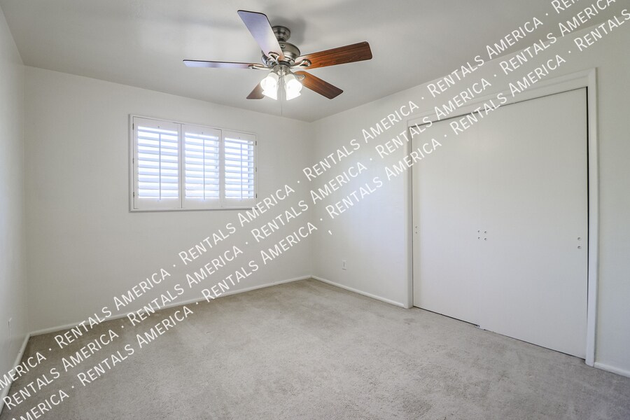 Building Photo - 4201 E Stanford Dr