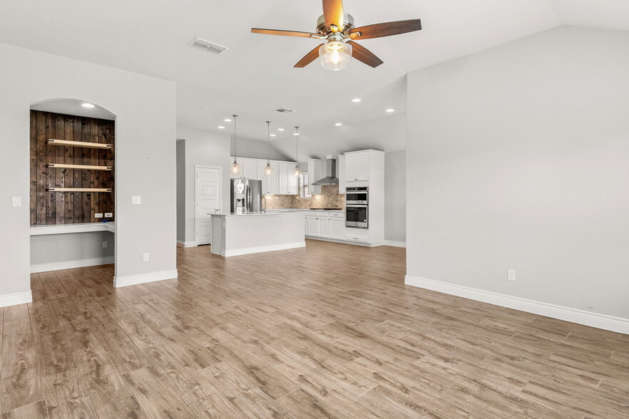 Building Photo - 2255 Oak Run Pky