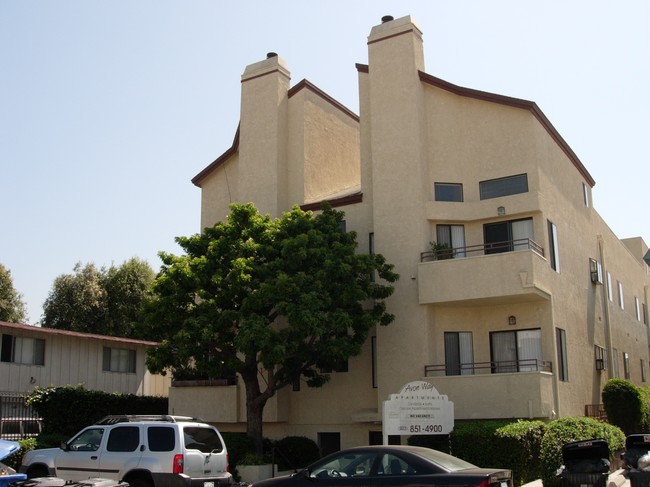 Building Photo - Avon Way Apartments