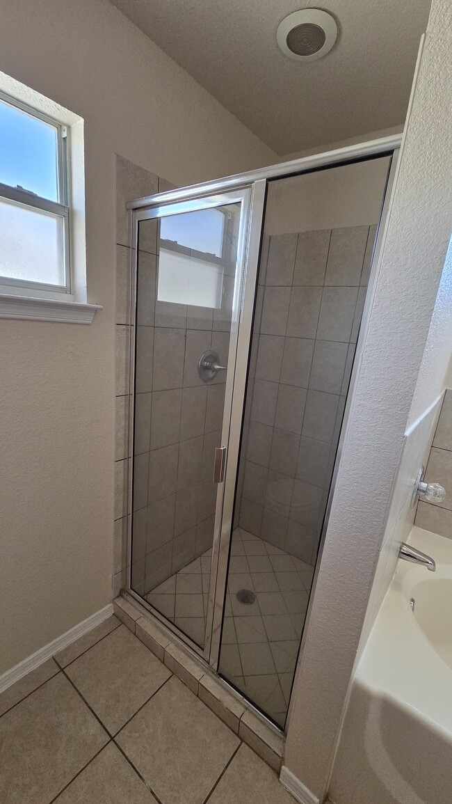 Building Photo - 12340 Tierra Arroyo Dr