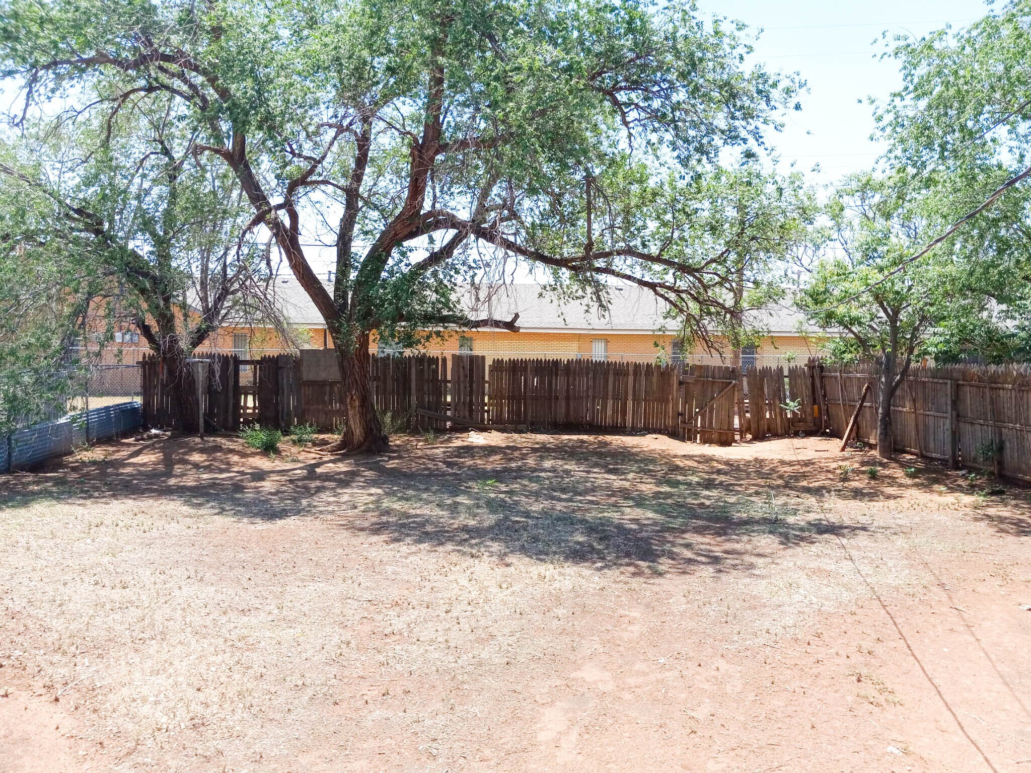 Building Photo - 303 39th St