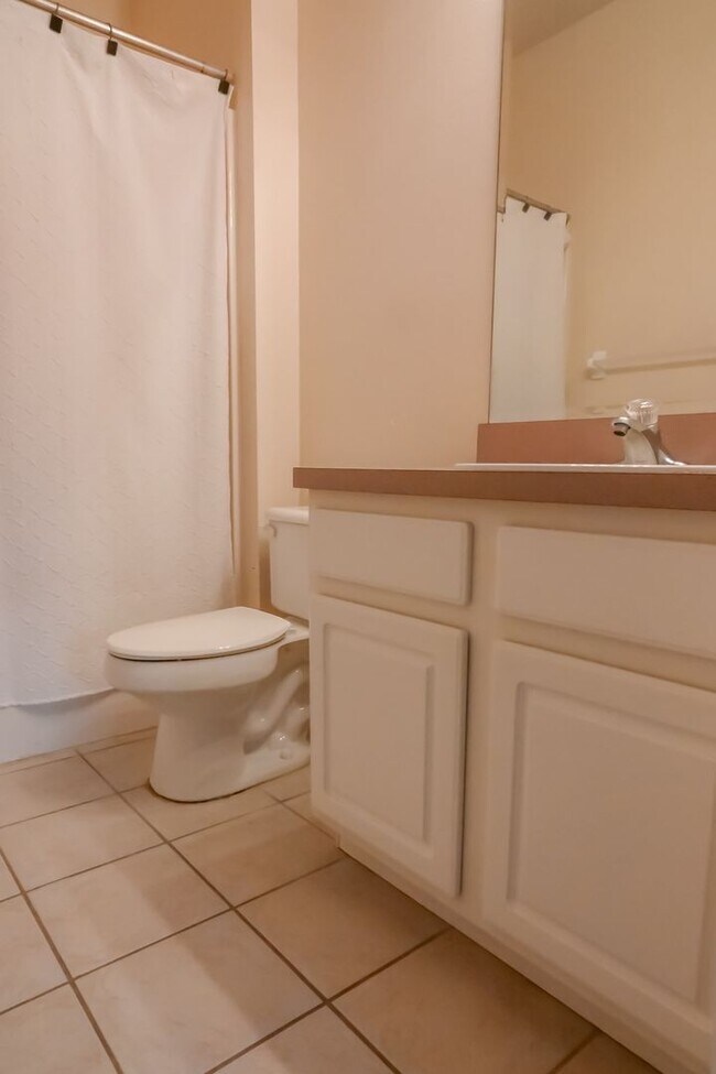 Building Photo - ~4/3~Monroe Circle~Woodwind Bay~Beautiful Town Home!