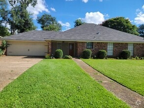 Building Photo - 710 Carriage Dr