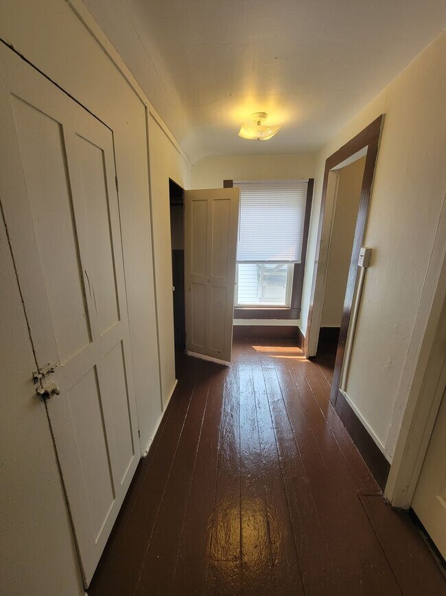 Building Photo - 324-324-324-322 5th Ave