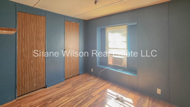 Building Photo - 3 BD 2 BA Single wide with large back yard!