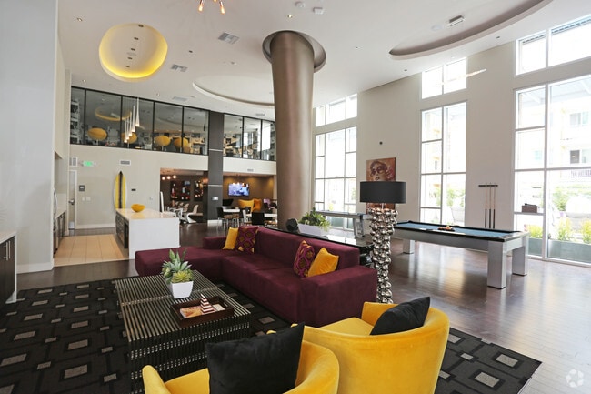 Interior Photo - Sona Glendale