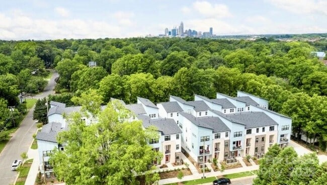 Building Photo - 1134 E 36th St