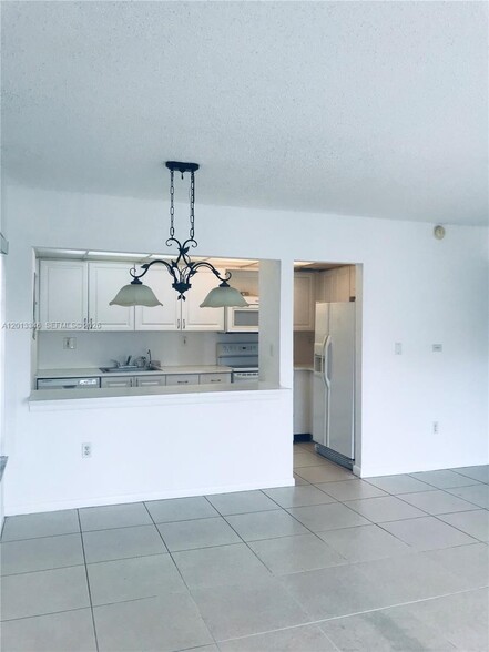 Building Photo - 17600 NW 68th Ave