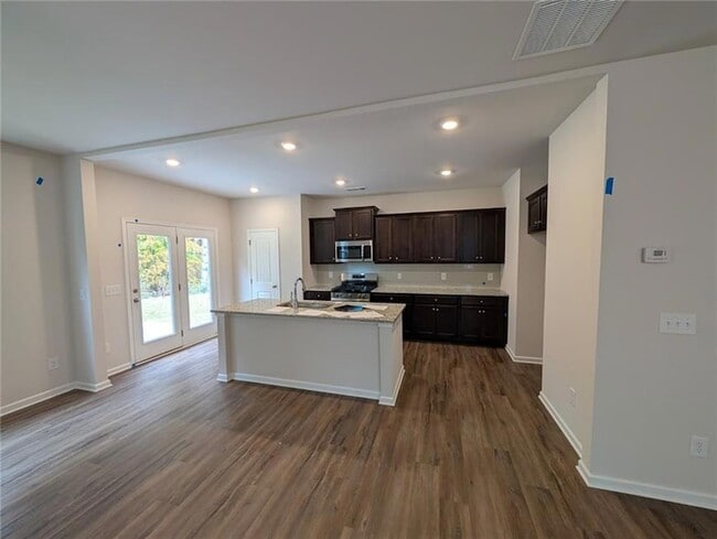 Building Photo - 116 Parkwood Dr