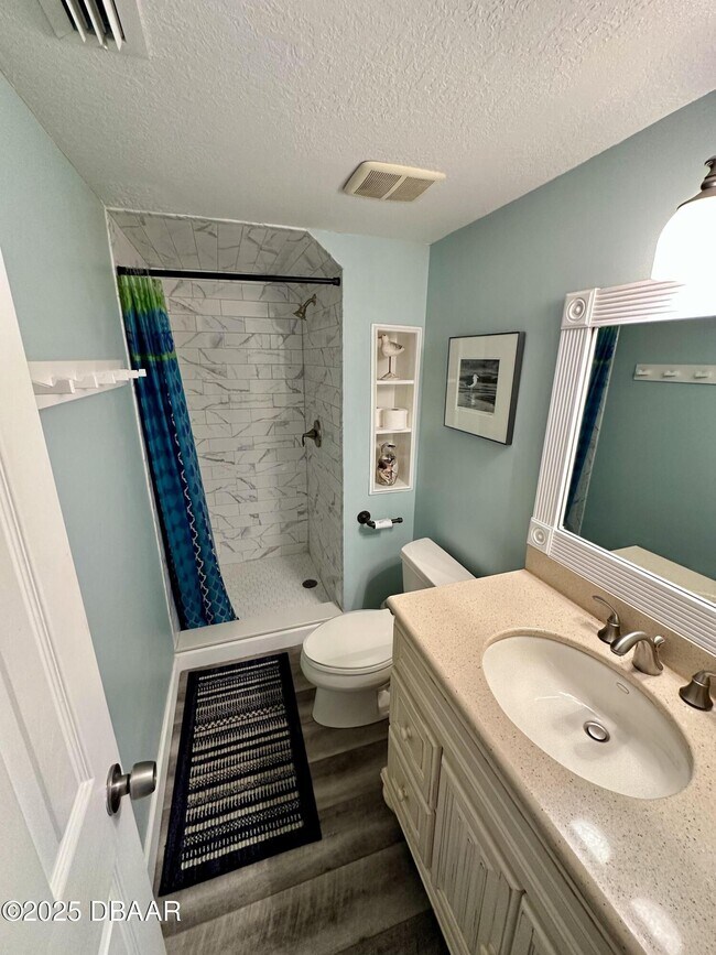 Building Photo - 4849 Saxon Dr