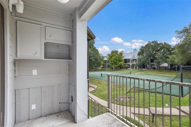 Building Photo - 195 World of Tennis Sq