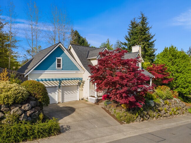Building Photo - 756 NE Brookcliff Ln