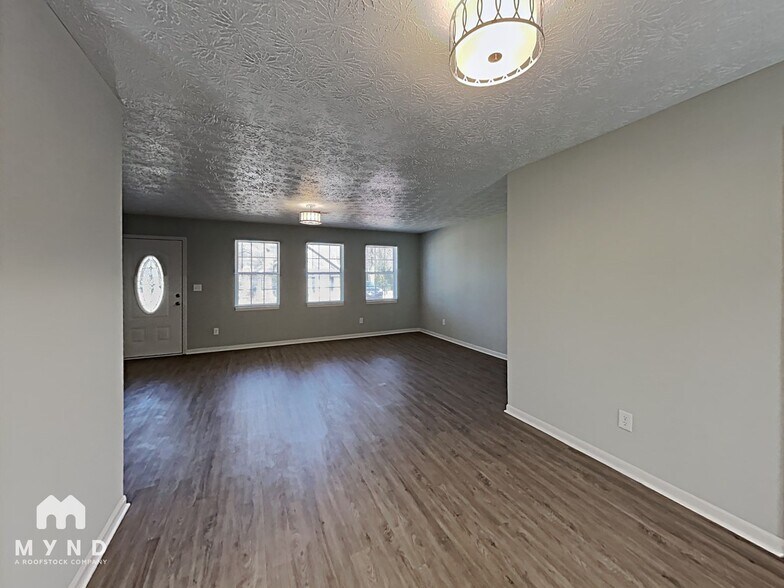 Building Photo - 115 Carver St