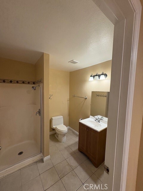 Building Photo - 914 W 9th St