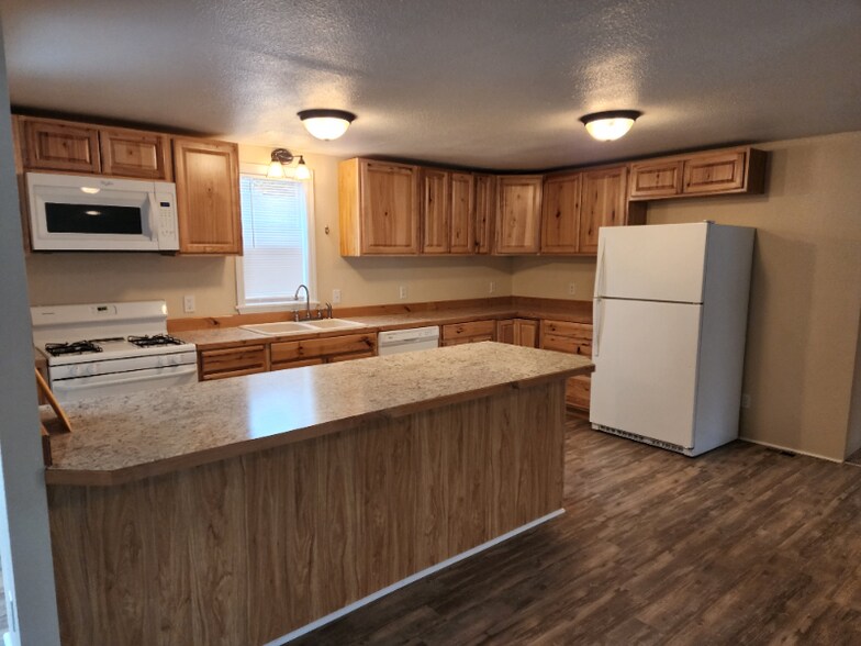 Building Photo - 407 W Jefferson St