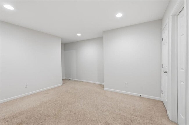 Building Photo - 620 Brook Landing Ct