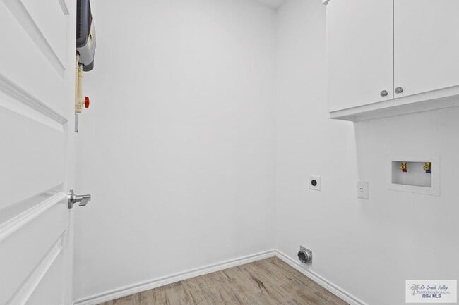 Building Photo - 422 Arroyo Ln