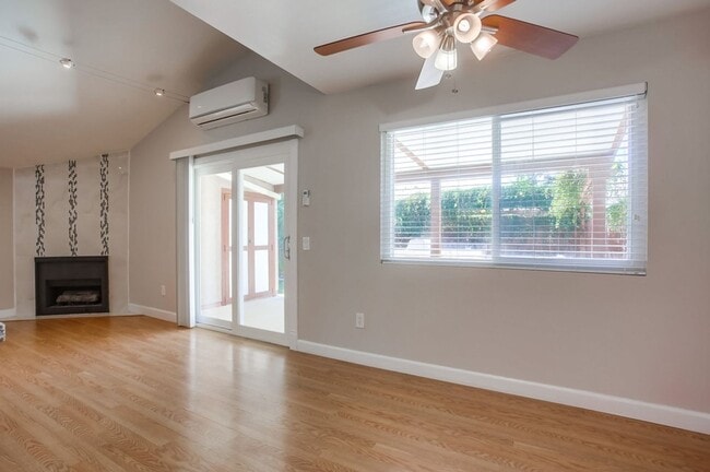 Building Photo - Single Story Duplex with Two Private Residences