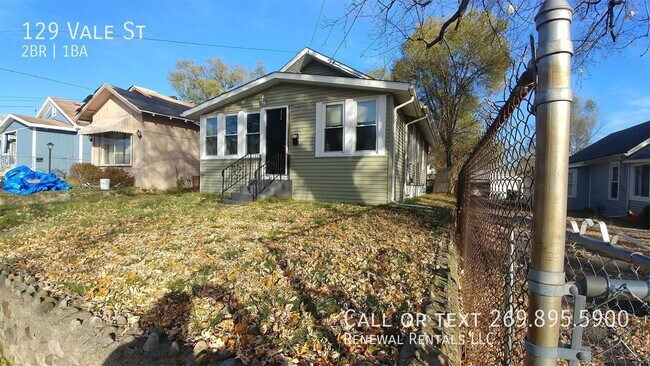Building Photo - 129 Vale St