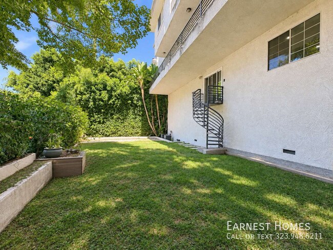 Building Photo - 3500 Coldwater Canyon Ave