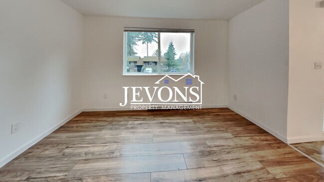 Building Photo - 2076 E 56th St